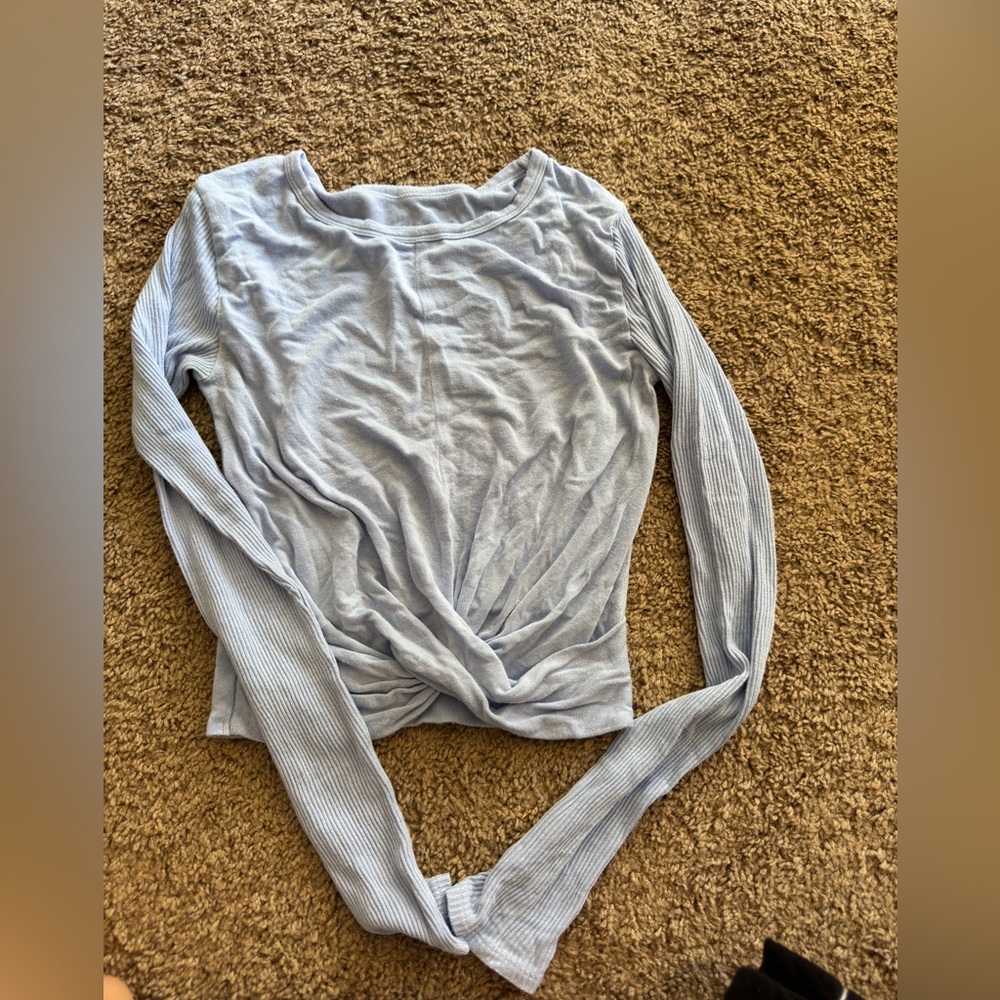 Alo yoga light blue crop top